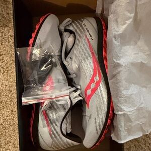 Saucony Running Shoes in Light Gray and Pink